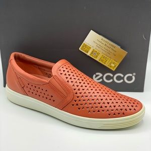 ECCO WOMENS SOFT 7 LASER CUT SLIP ONS 12-12.5 APRI